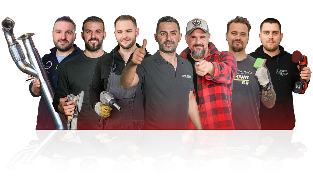 lächelnde eleramp Freunde mit Daumen hoch